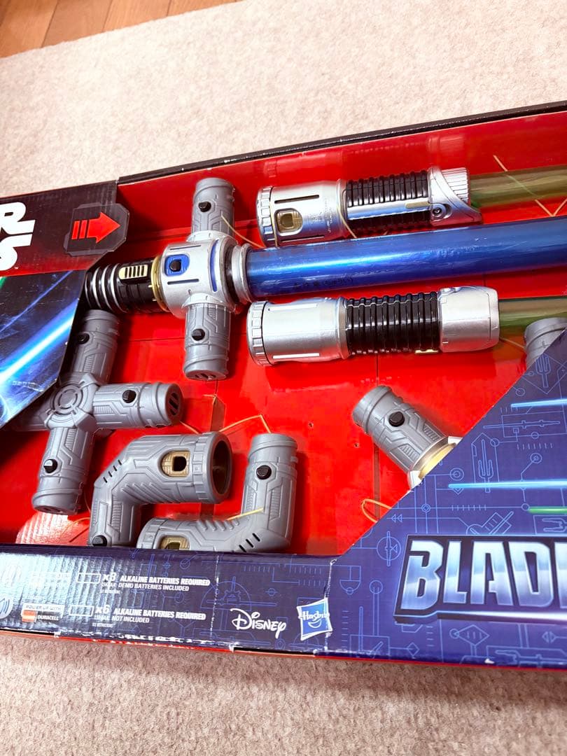 注目品！スターウォーズ ライトセーバーセットジェダイマスター 組み立て自由