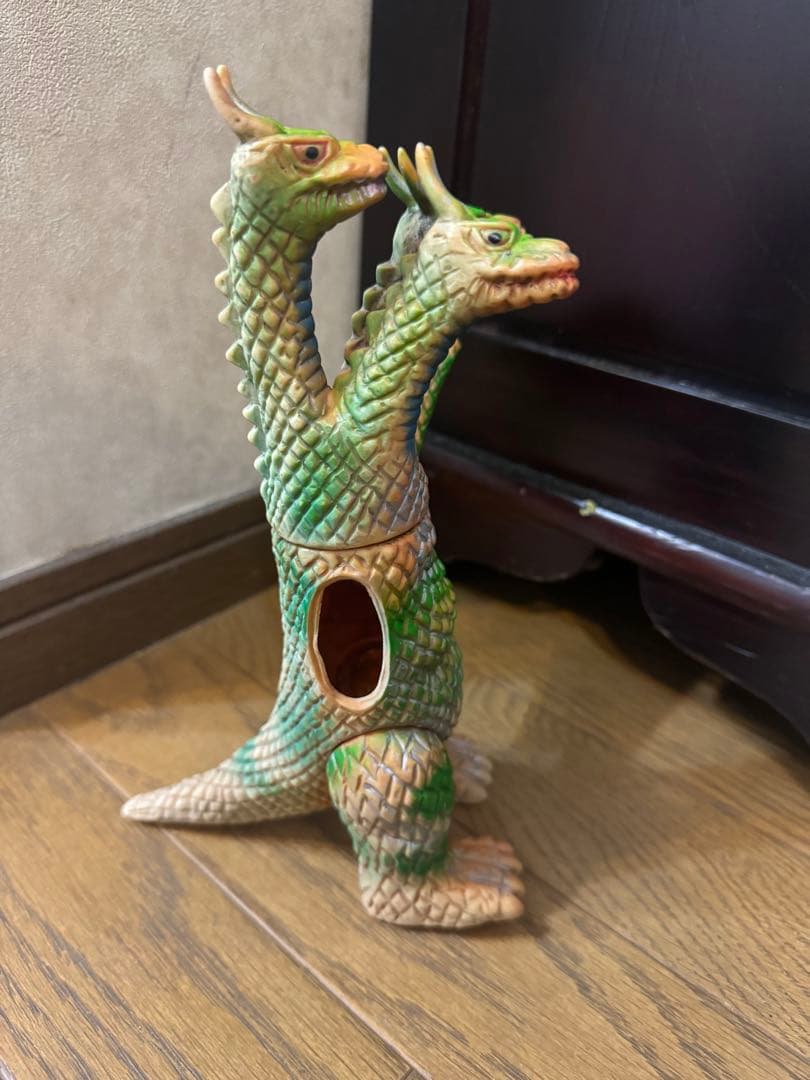 ゴジラ　キングギドラ　フィギュア　片腕無し