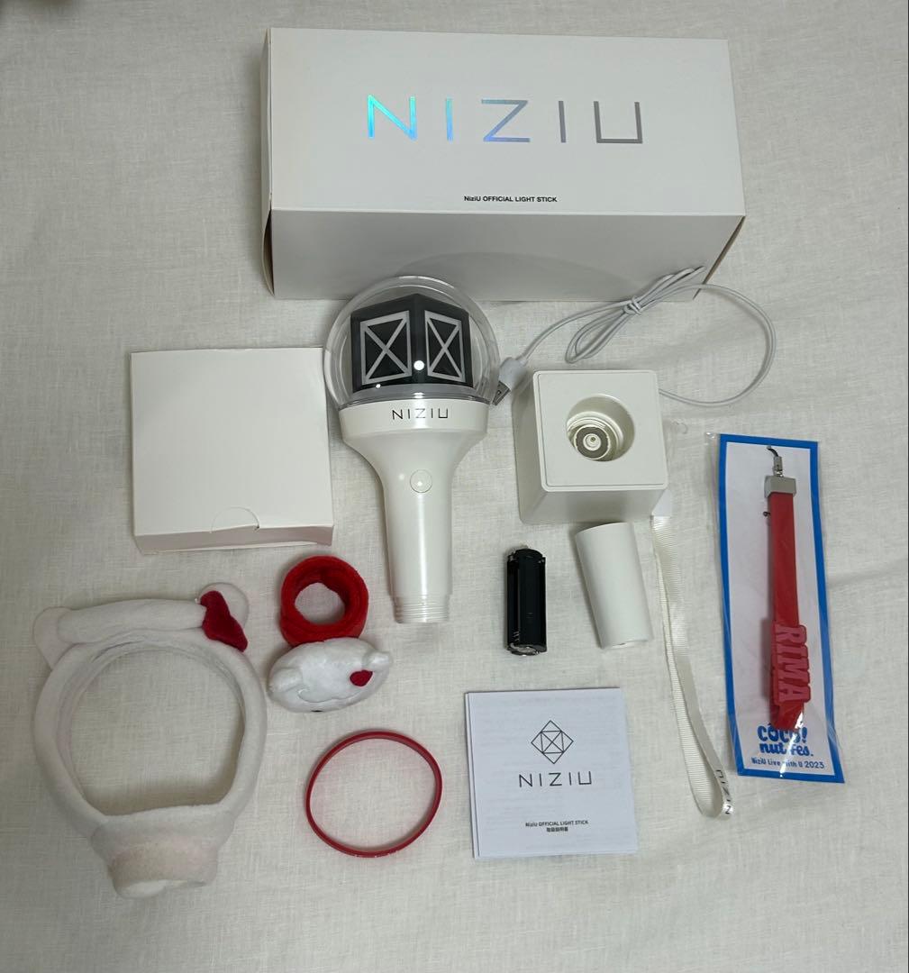 niziu ペンライト リマ セット - メルカリ