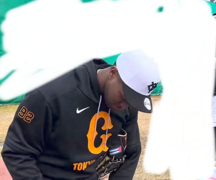 読売ジャイアンツ ライデル・マルティネス投手 サイン色紙 - メルカリ