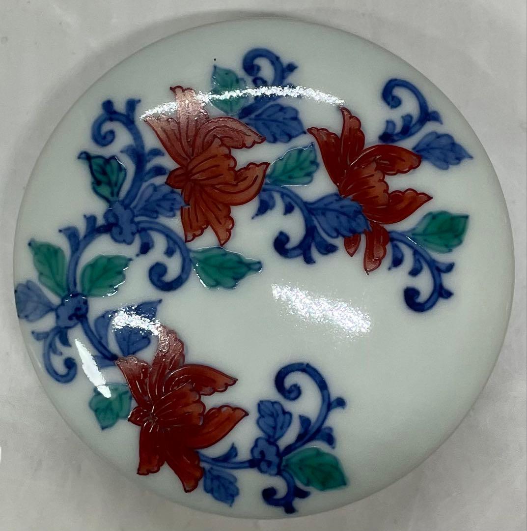 人間国宝 十三代 今泉今右衛門 色鍋島唐花文 香合 四方桟