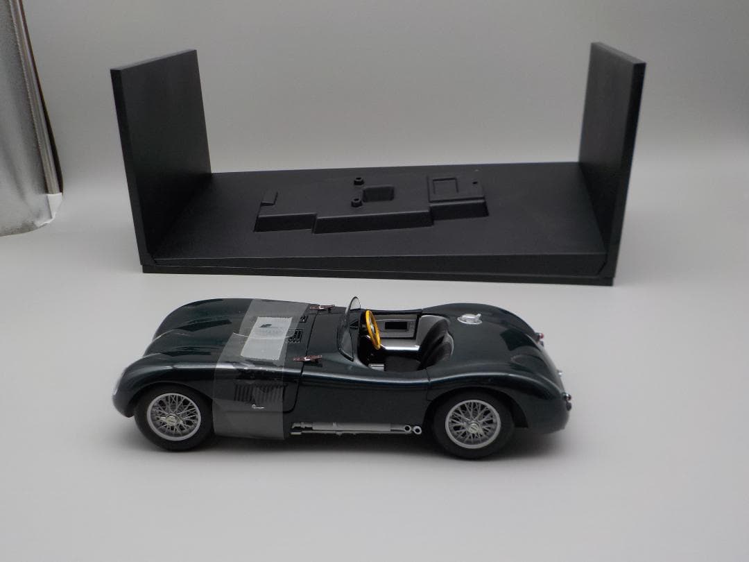 AutoArt 　Jagur C-type 18分の1サイズ