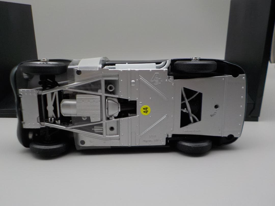 AutoArt 　Jagur C-type 18分の1サイズ