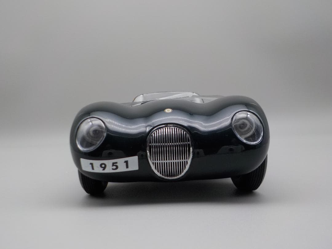 AutoArt 　Jagur C-type 18分の1サイズ