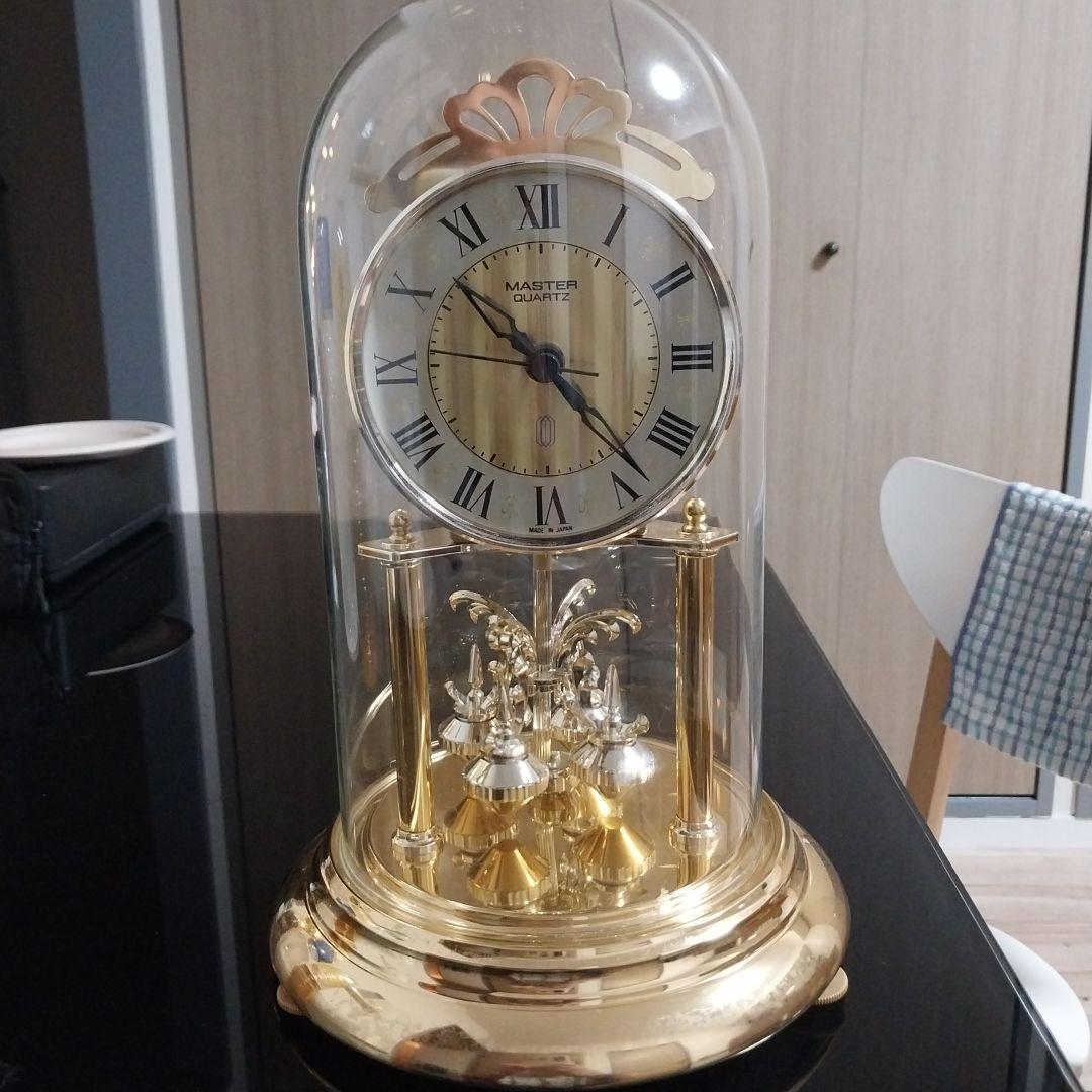ガラスドーム入り振り子時計