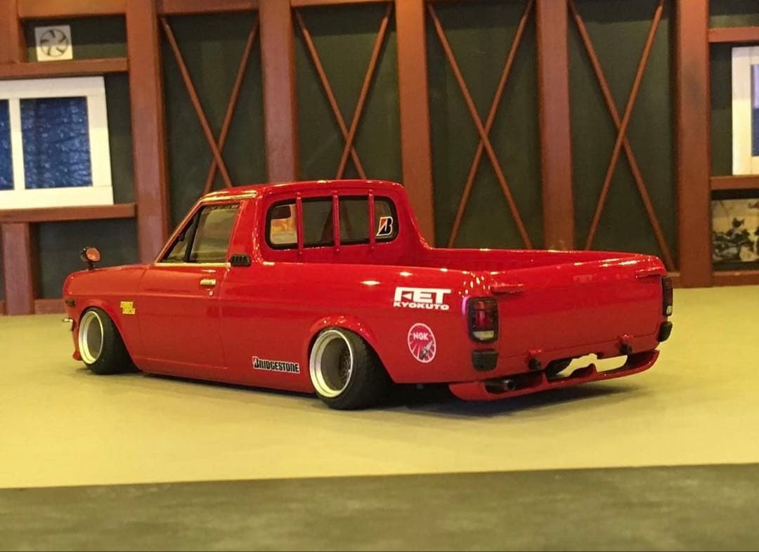 1/24 サニトラ 完成品 サニートラック ダットサン 旧車 シャコタン 街道