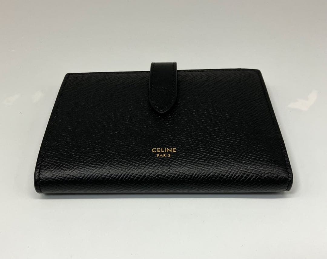 ⭐️ 新型 極美品 セリーヌ ミディアム ストラップ 二つ折り財布