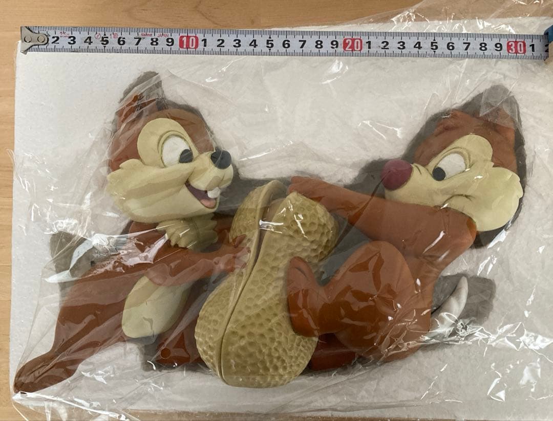 ディズニーストア　チップとデール 陶器製フィギュア
