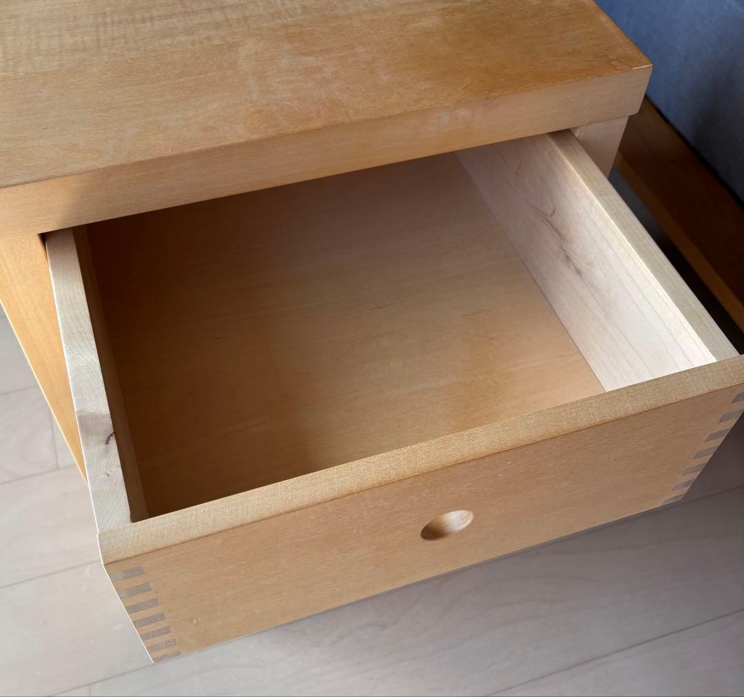 コンランショップの重厚なサイドチェスト