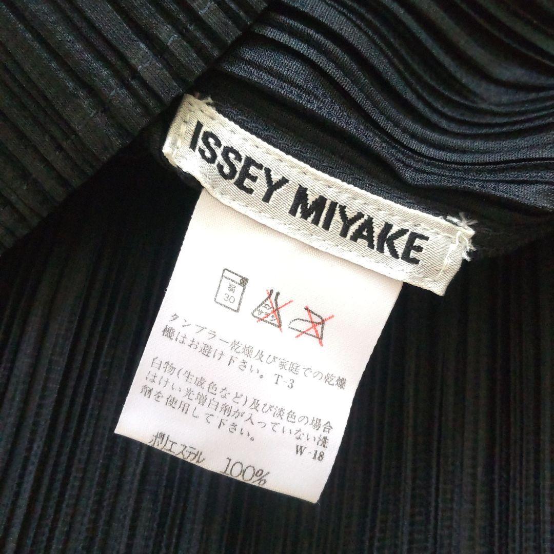 イッセイミヤケ タンクトップ 濃紺 サイズM