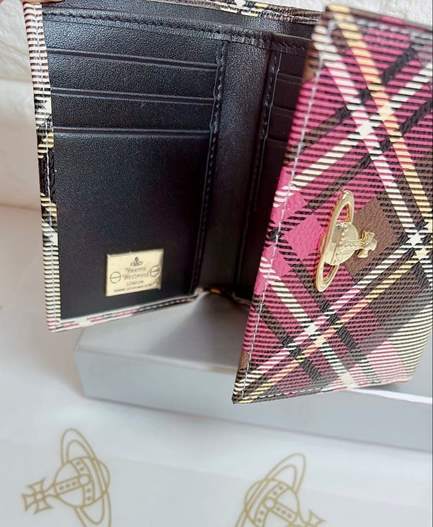 ショッパー付き◇新品】可愛い ヴィヴィアン・ウエストウッド 三つ折り財布