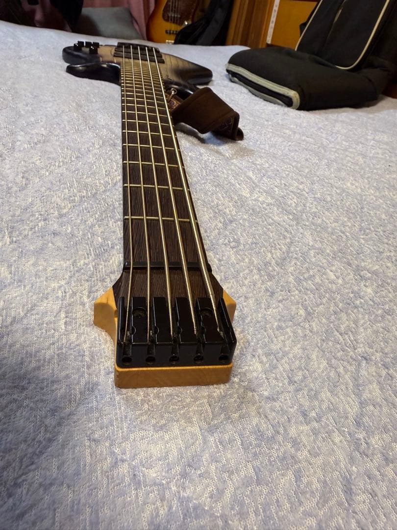 フ*ド様 LORE CROW LCB-001 5弦ベース ヘッドレスベース - メルカリ