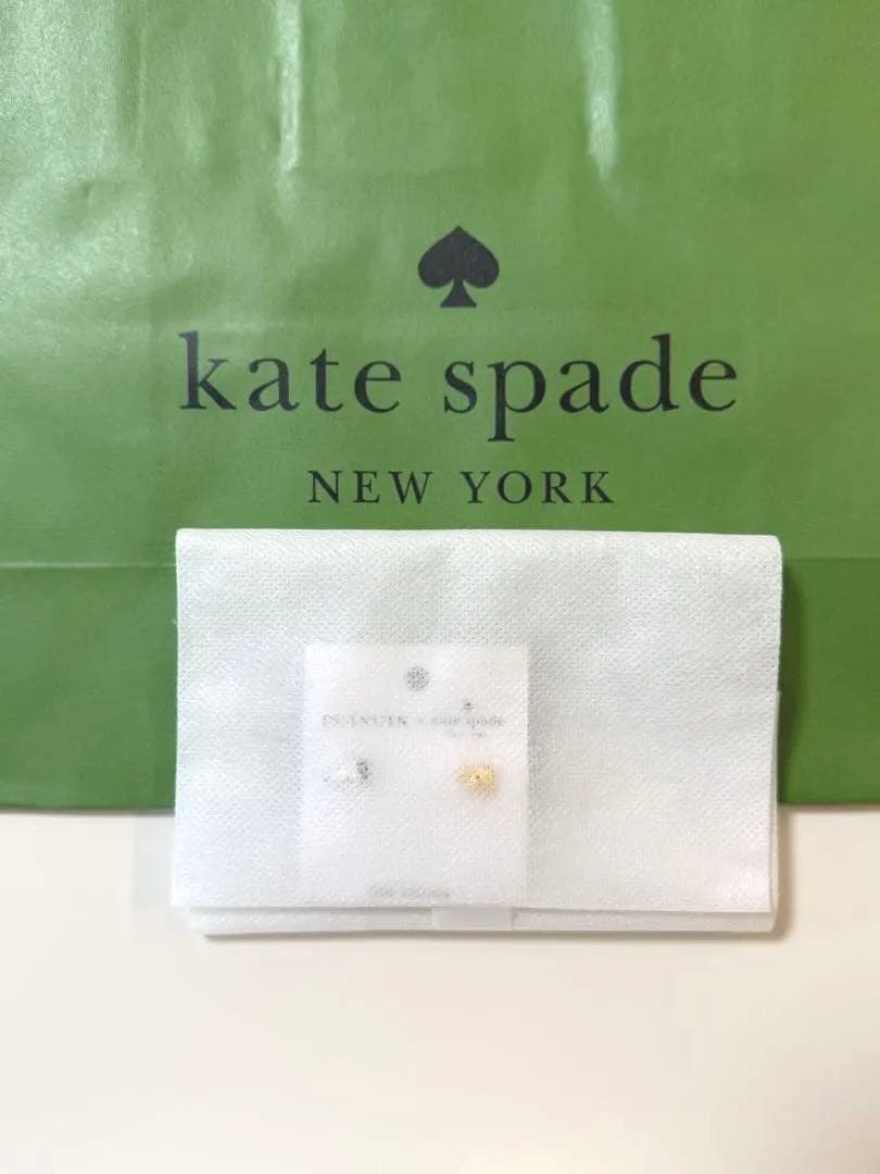新品未使用】kate spade スヌーピー アシンメトリー ピアス スノー