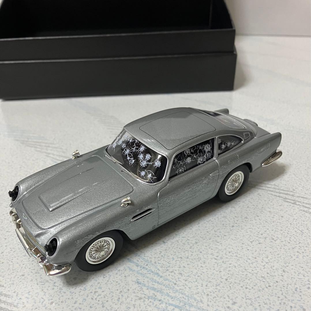 ジェームズボンド　アストンマーティン　DB5　モデルカー 　1/36