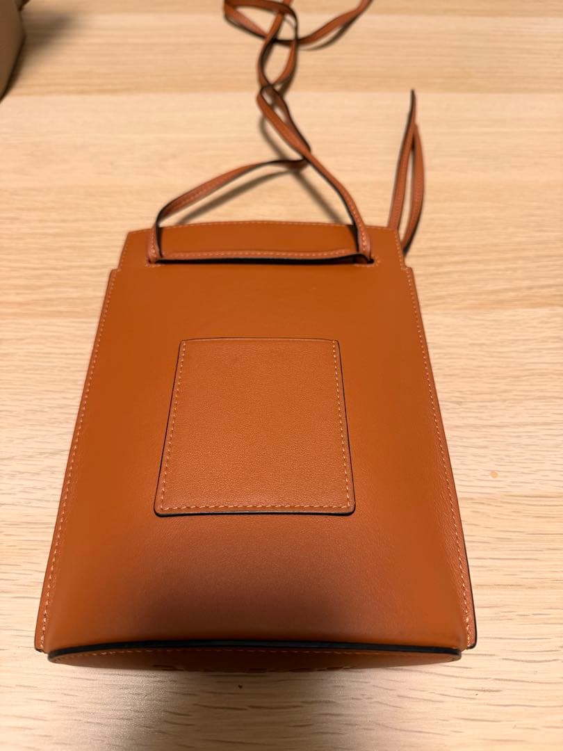 ロエベ LORWEダイスポケット　タン