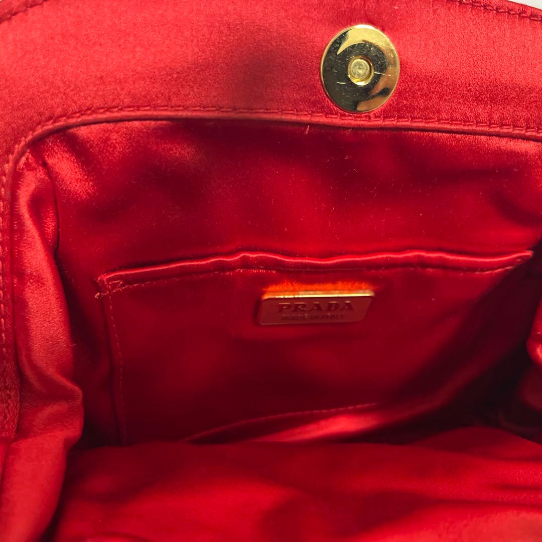 プラダ　ミニバッグ　レッドシルク