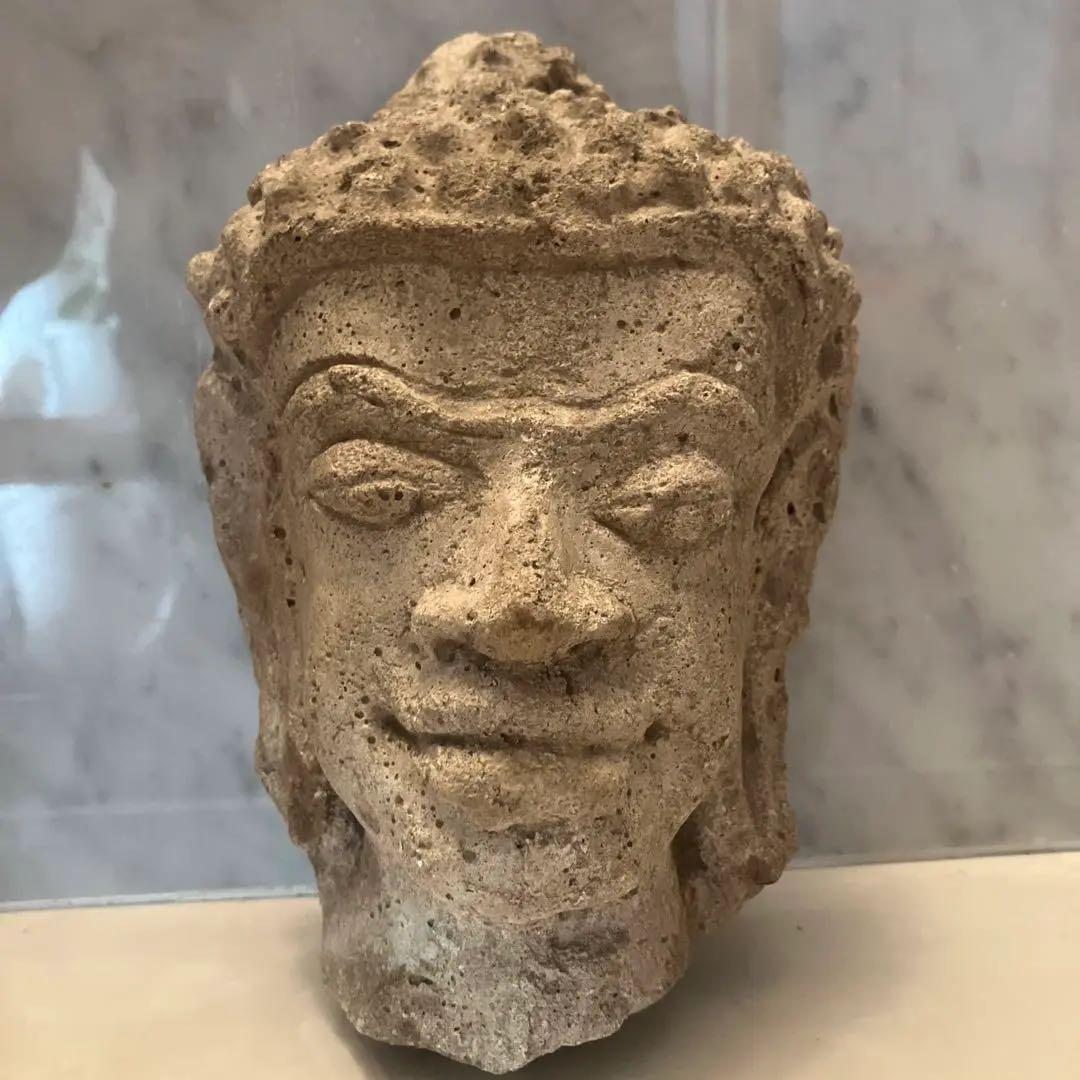 アンティーク カンボジア クメール美術の美しいお顔立ちの仏頭 - メルカリ