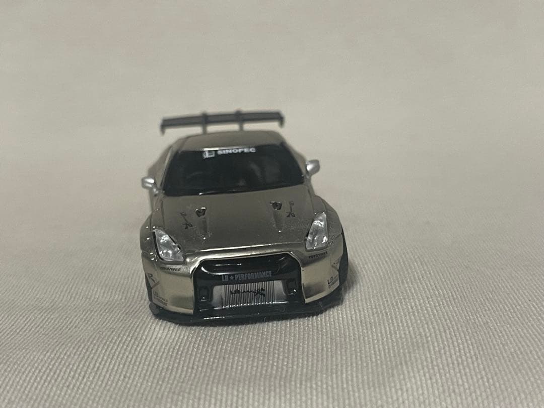 MINI GT LB★WORKS 日産 GT-R サテンシルバー #205