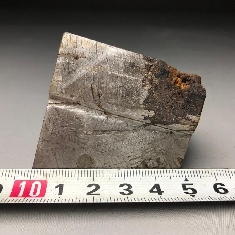 ミ*ド様 隕石 鉄隕石 アルタイ隕石 原皮付き ナチュラル 原石 重さ約