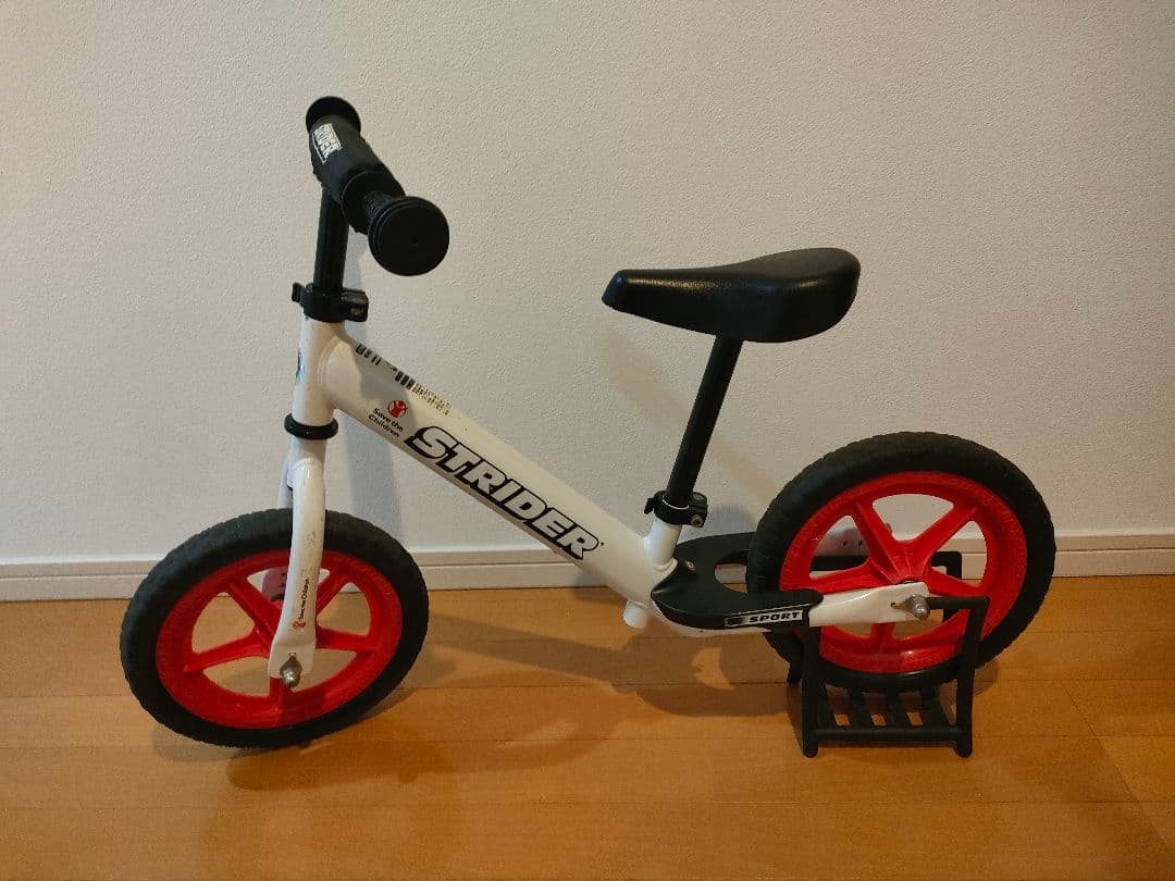 STRIDER 12 限定カラー 日本正規品　ホワイト　レッド 楽天市場】【楽天1位連続受賞】 ストライダー スポーツモデル 12インチ