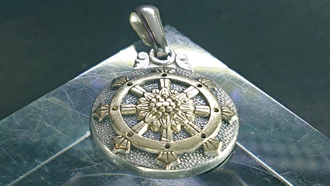 極良品】真如苑 真言宗総本山伝燈苑 仏法輪 シルバー純銀ネックレストップ