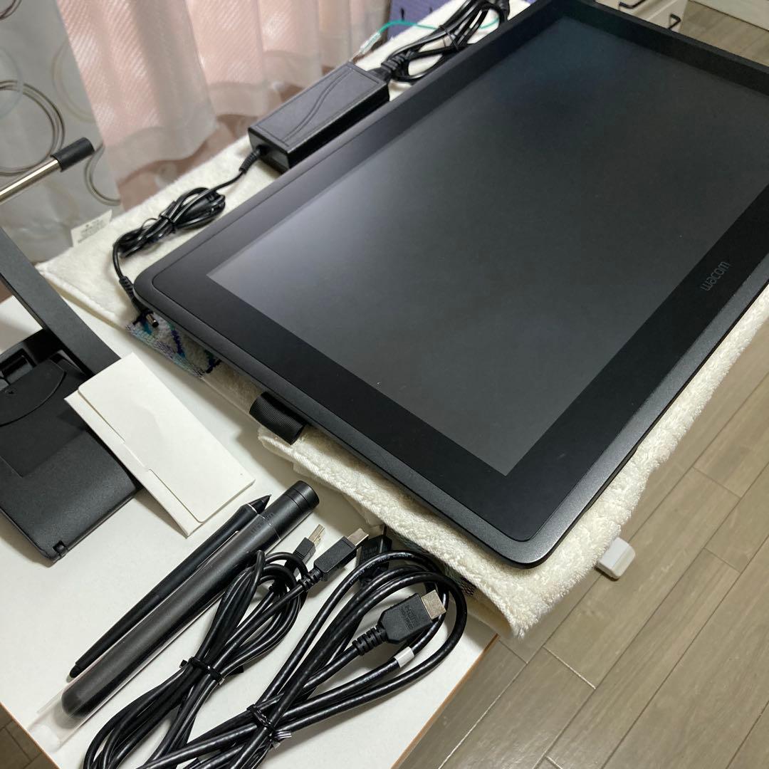 Wacom Cintiq 22 FHD DTK2260K1D 箱無し フィルム付 Wacom Cintiq 22 FHD DTK2260K1D 箱無し フィルム付