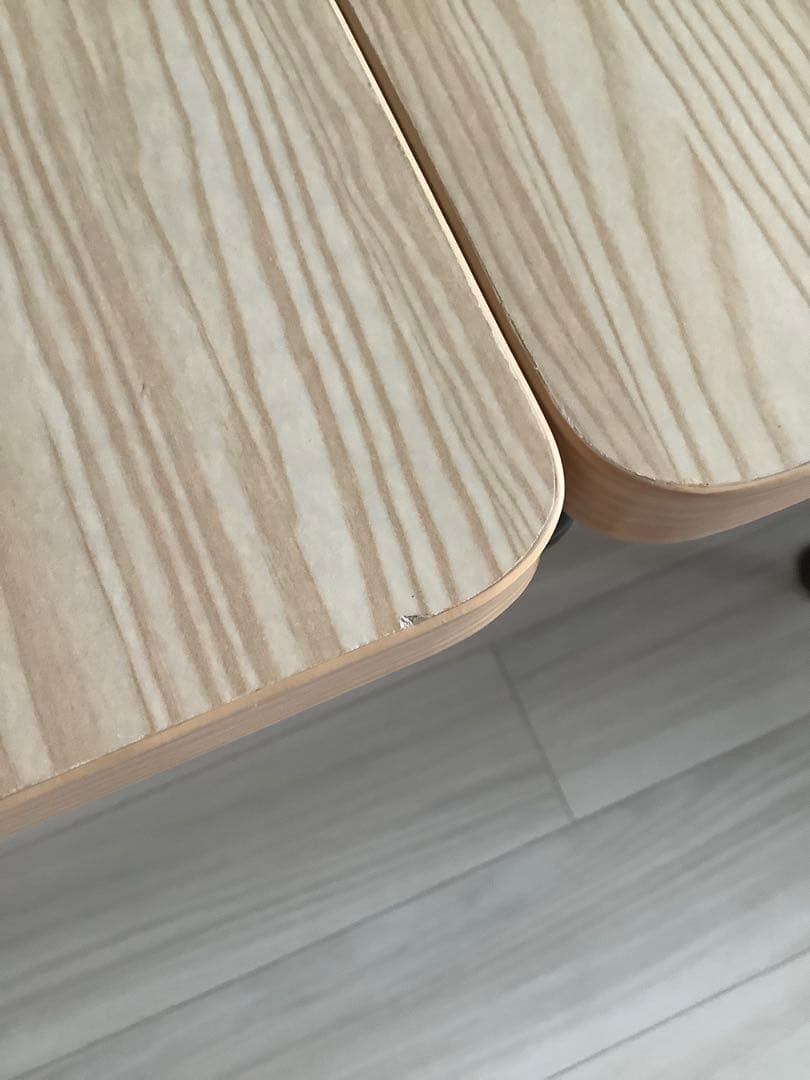 折りたたみ木製テーブル