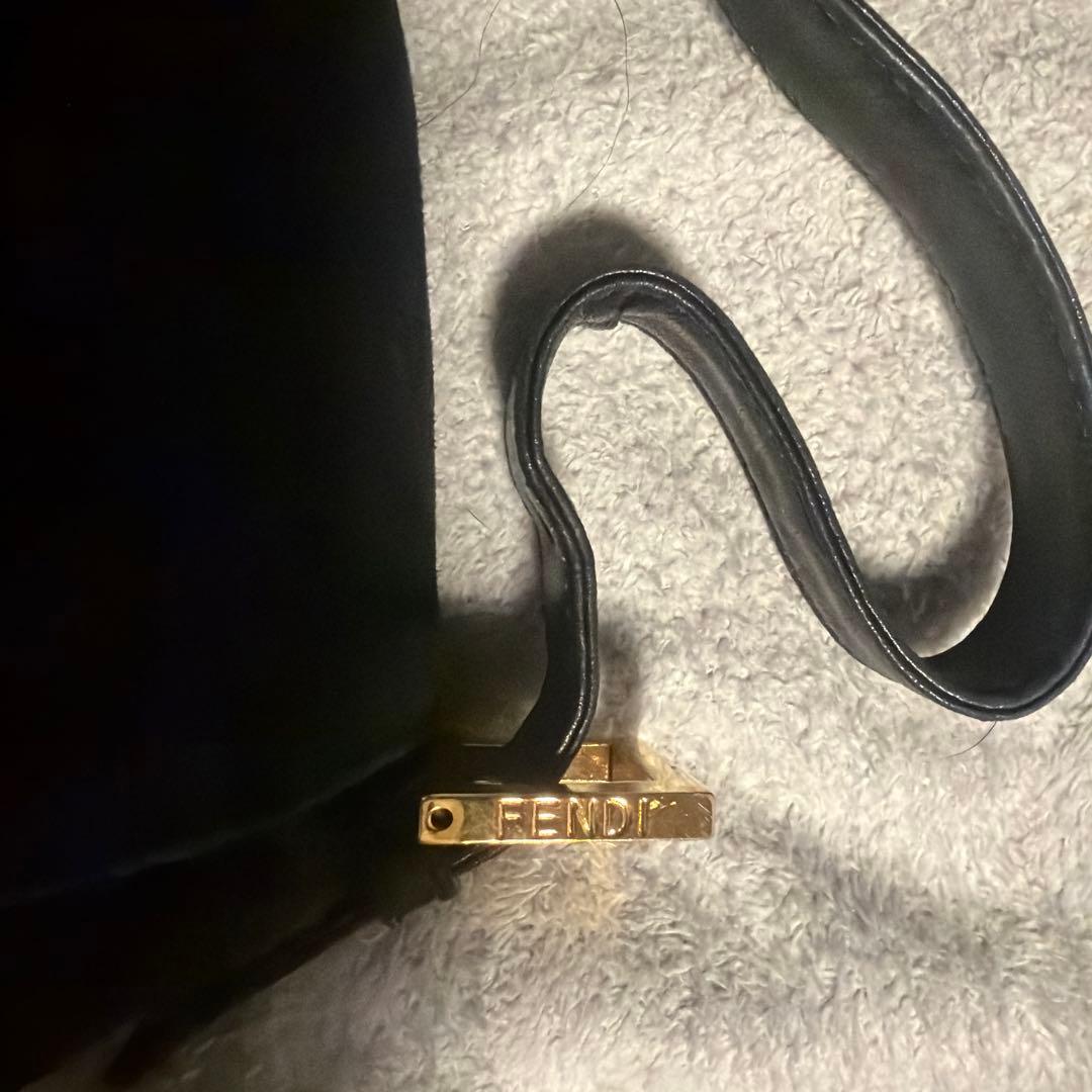 FENDI 黒スエード レザー ハンドバッグ