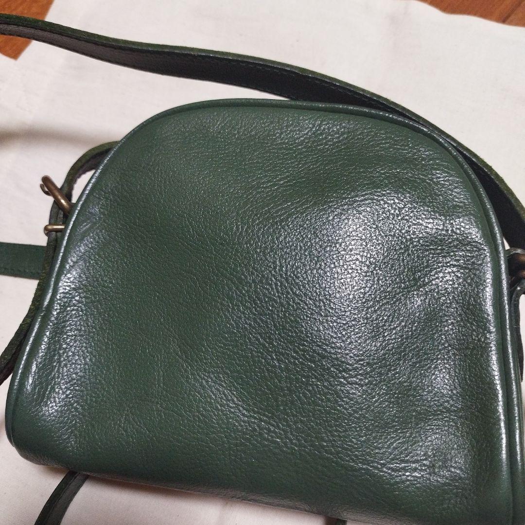 イルビゾンテ ロゴ型押し ハーフムーン ショルダーバッグ グリーン