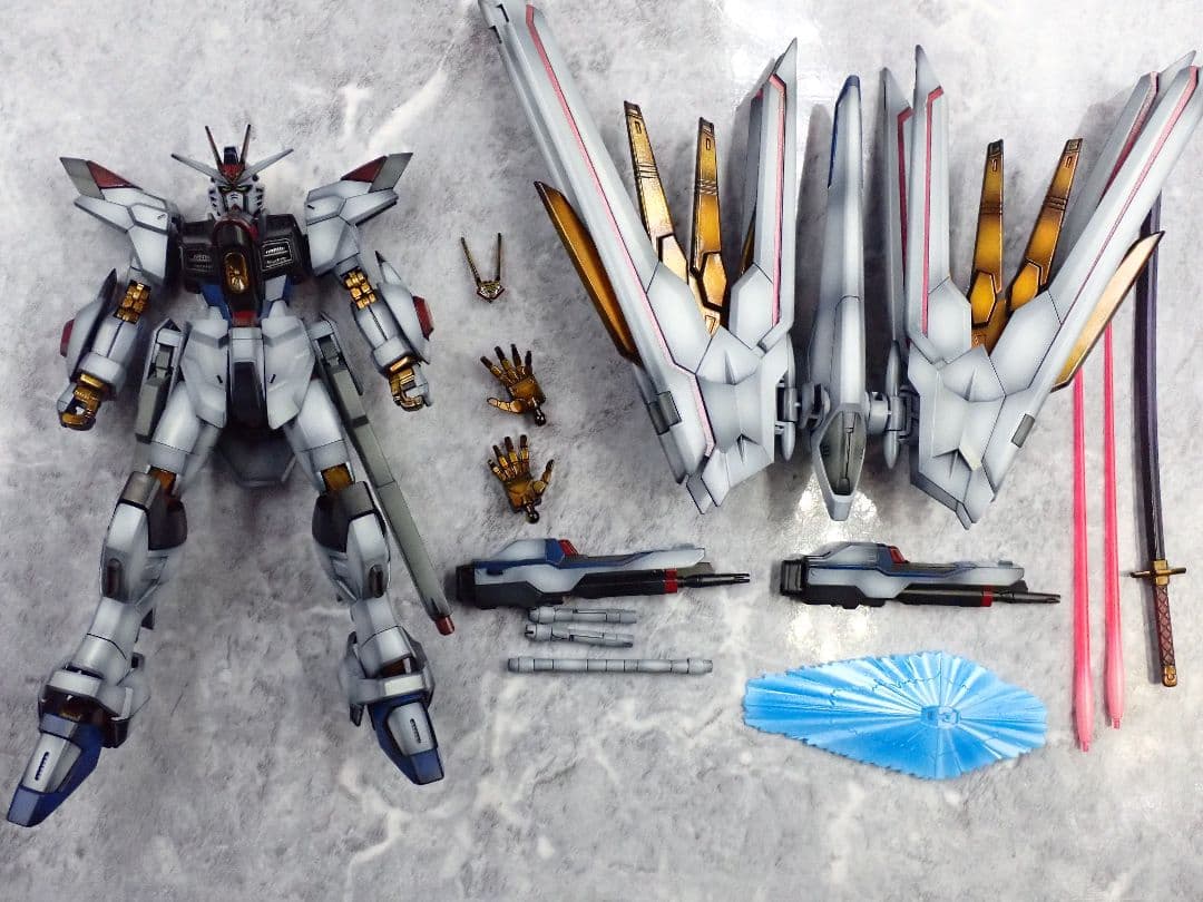 HG マイティーストライクフリーダムガンダム 全塗装 ガンプラ完成品