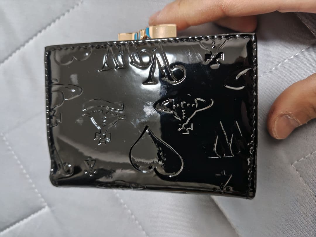 ヴィヴィアンウエストウッド がま口 財布 エナメル ブラック