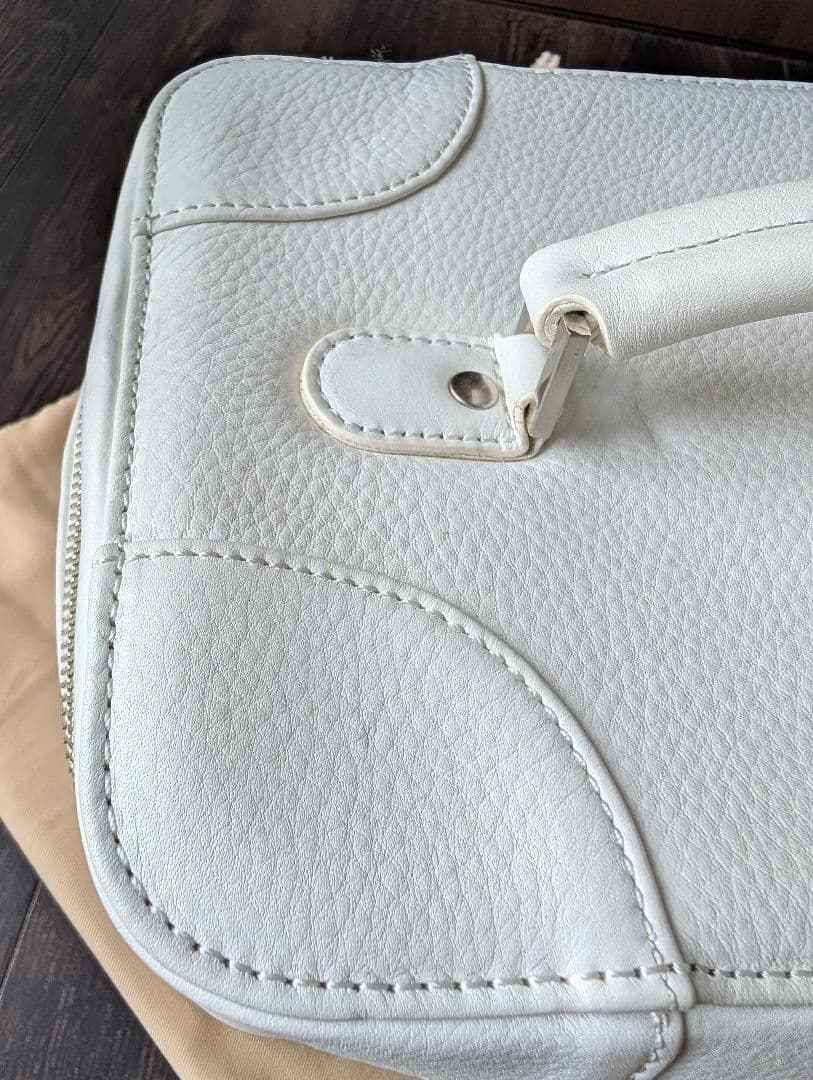 FOXY ホワイトレザー バニティケース