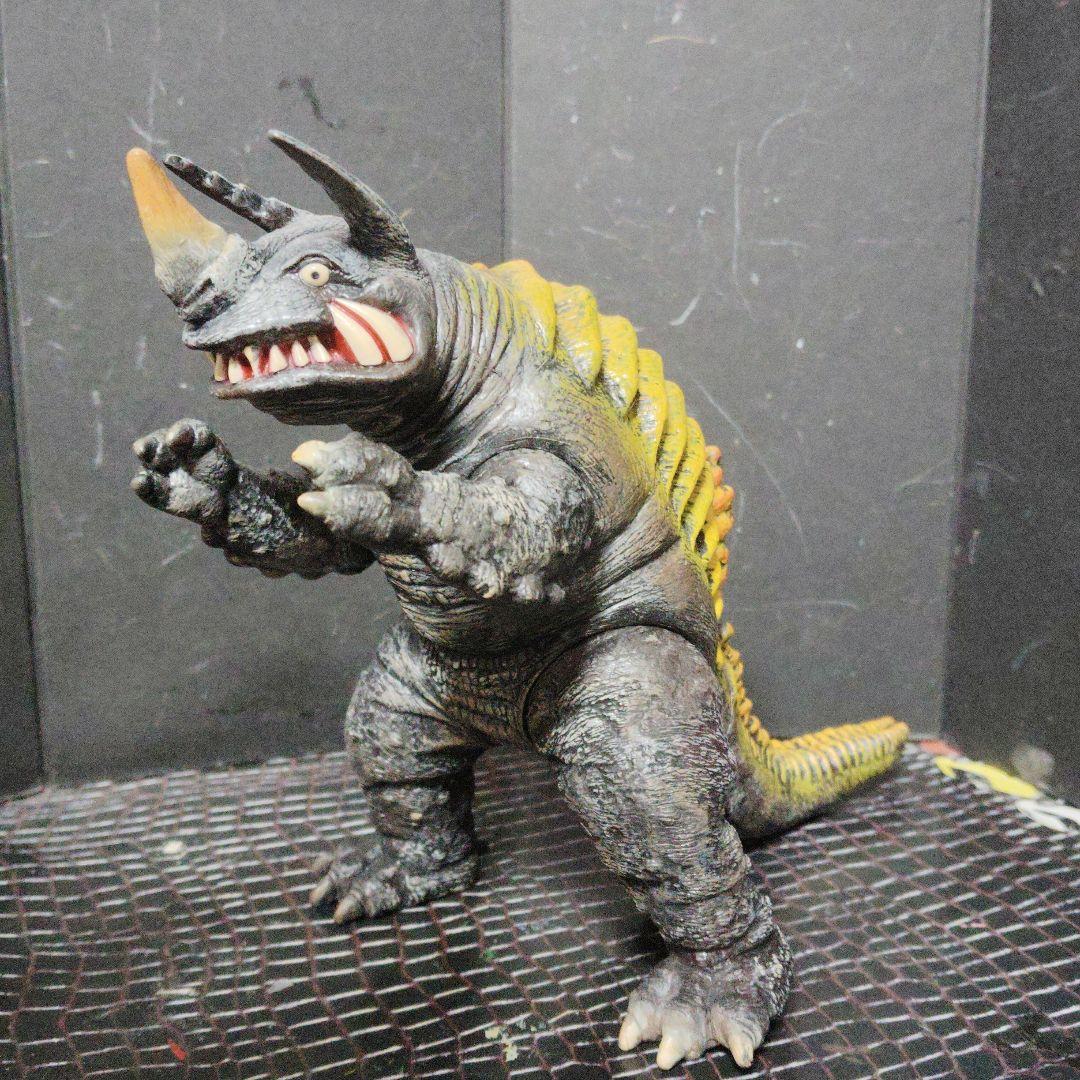 ウルトラ怪獣旧型絶版ソフビギャンゴ.ネロンガ（2744onsi2873fi）