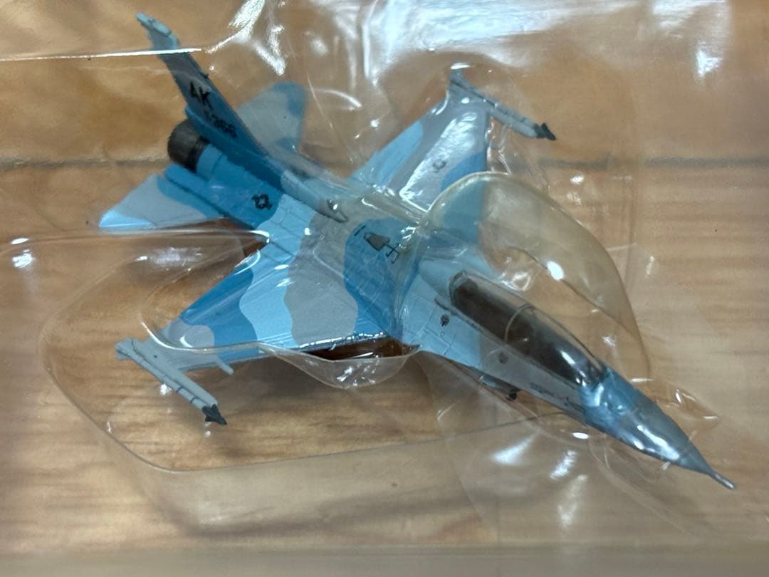 ホーガンウイング 1/200 F-16D 18th AGRS BlueFoxes