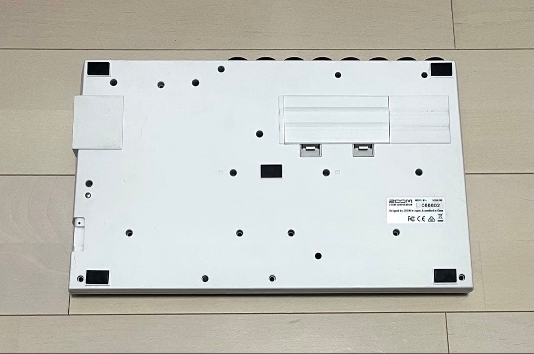 ZOOM R16 マルチトラックレコーダー　〈説明文要確認〉