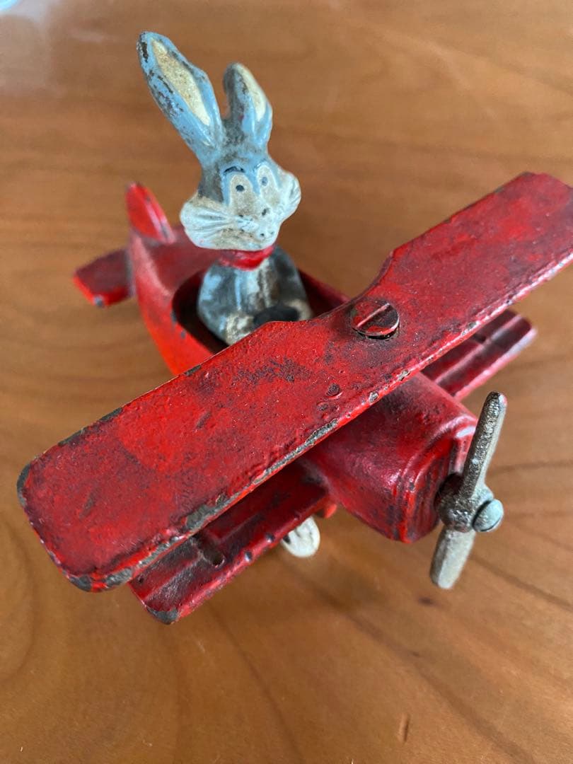 レア　バックスバニー　フィギュア 飛行機 赤　ルーニーチューンズ