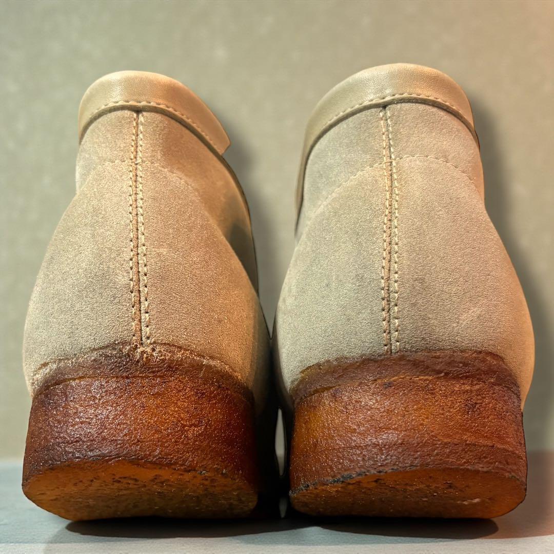 【定番カジュアル】クラークスオリジナルス　ワラビーブーツ　サンドスエード