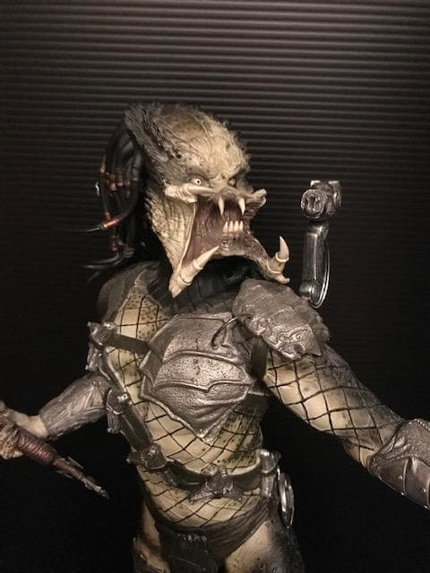 サイドショウ AVP2　ウルフ・プレデター1/5スケール スタチュー