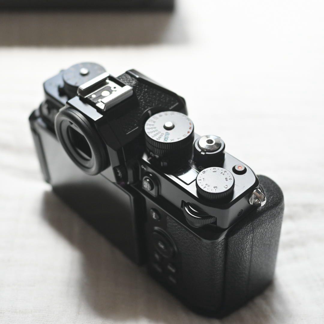 良品】Nikon Z6 ボディ フルサイズミラーレスカメラ【即納】19067枚