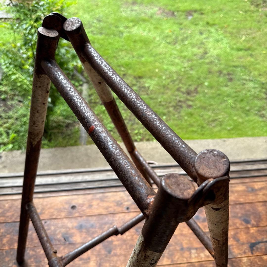 古道具錆た古い脚立ビンテージ古びた鉄製作業足場昭和レトロオブジェ
