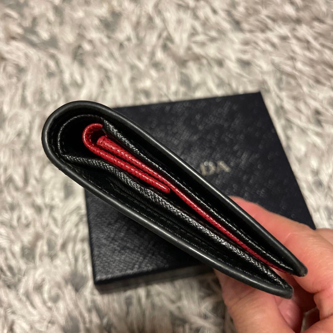 PRADA 二つ折り財布 サフィアーノレザー 黒