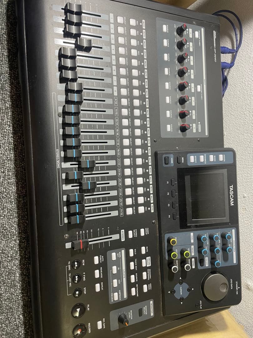 TASCAM DP-32SD マルチトラックレコーダー