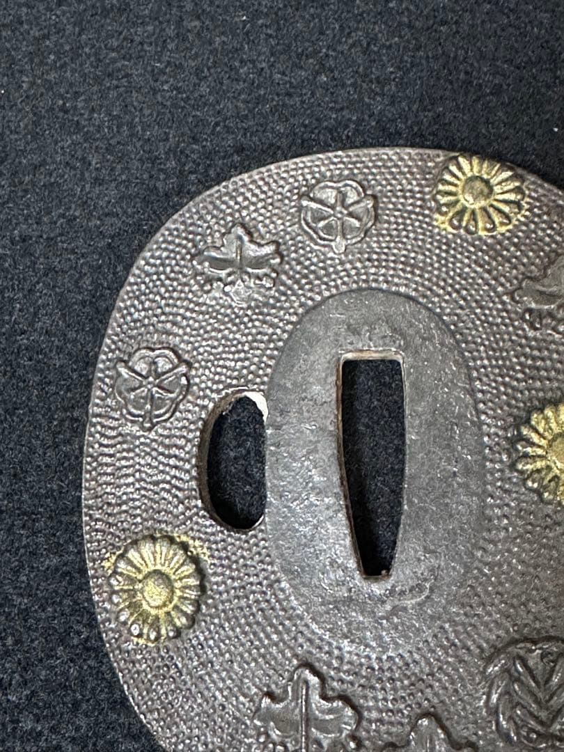 古美術　鉄地鍔三点まとめ　B 透鍔など　刀装具