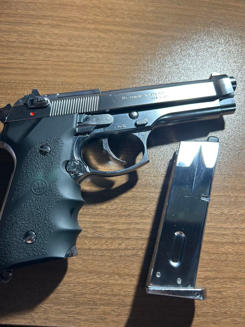 東京マルイ M92Fクロームステンレス 18禁 ガスガン