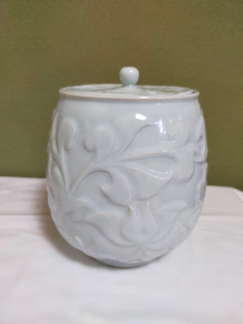 韓国 人間文化財(人間国宝) 池順鐸作 白磁陽刻高麗水差し