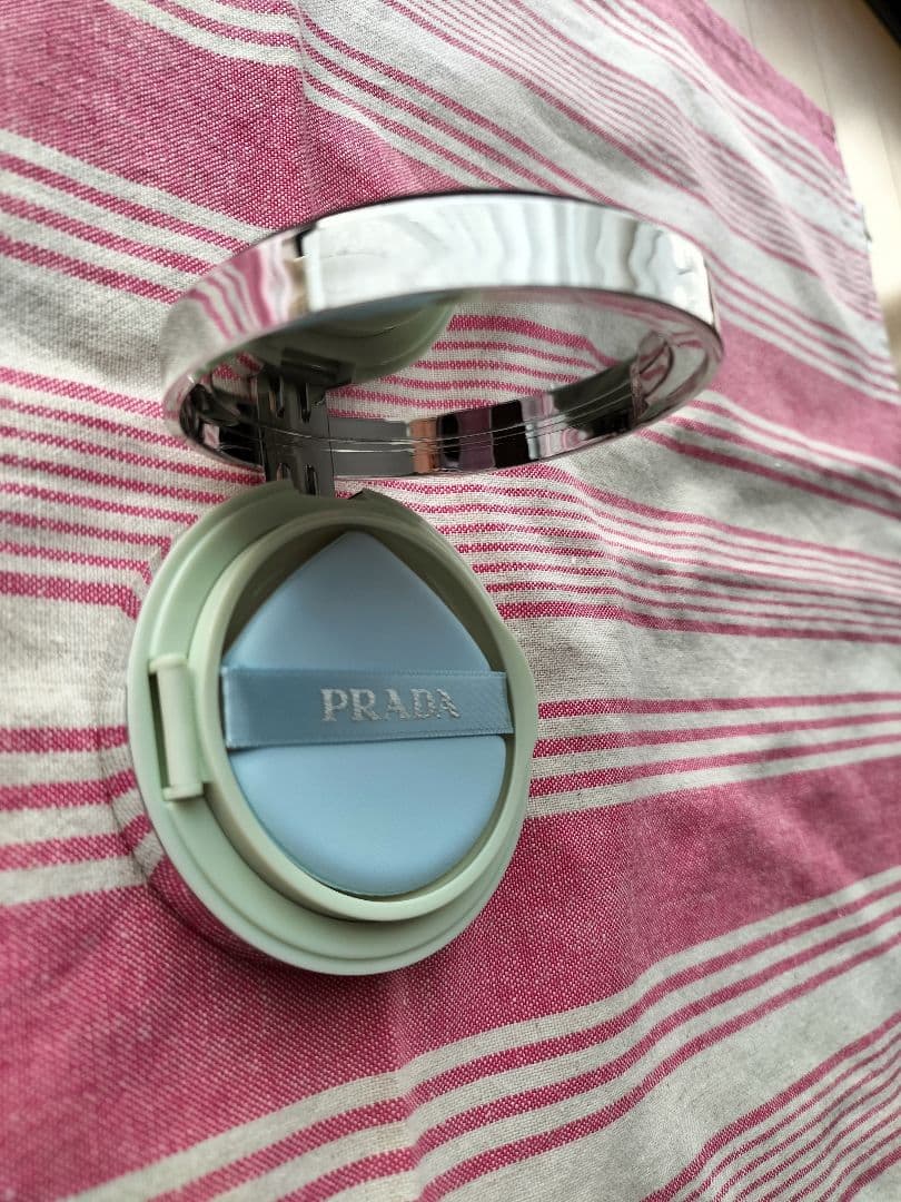 【リフィルとパフは新品未使用】PRADA クッションファンデーション　LN10