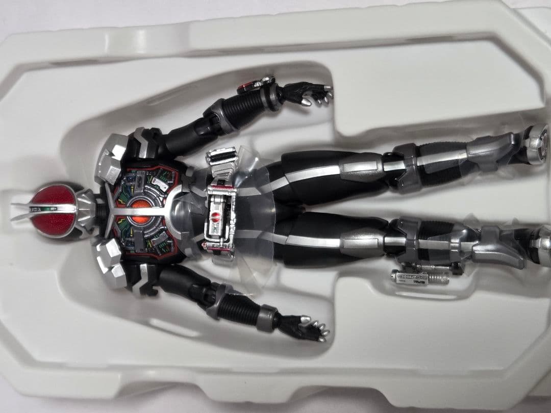 S.H.Figuarts 真骨彫製法 仮面ライダーファイズ　アクセルフォーム