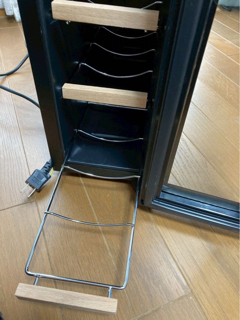 2024年製 電子式ワインセラー CE-4W-K/W