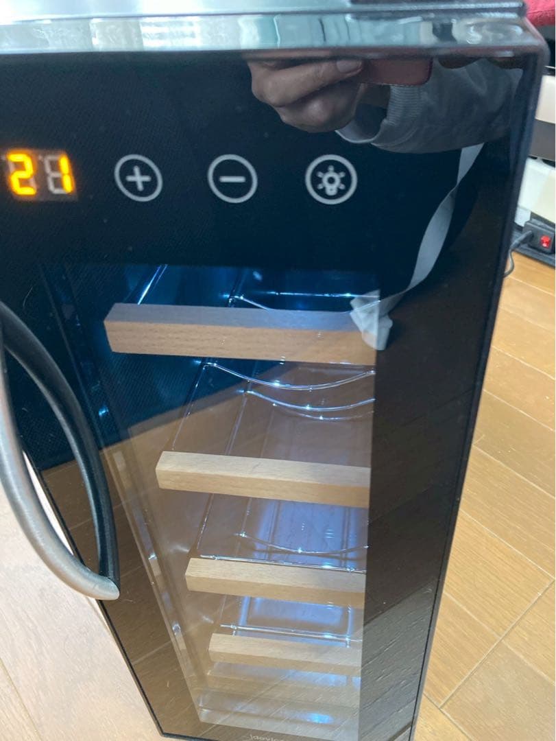 2024年製 電子式ワインセラー CE-4W-K/W