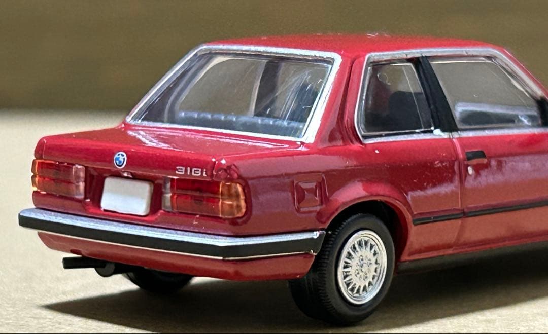 トミカリミテッドヴィンテージネオ BMW 318i 2ドア